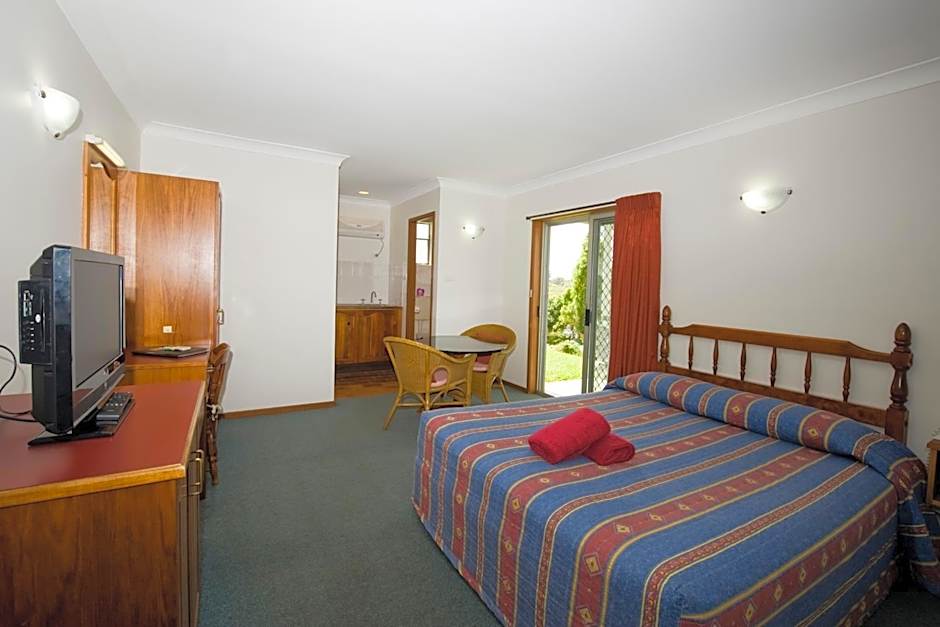 Colonial Court Motor Inn