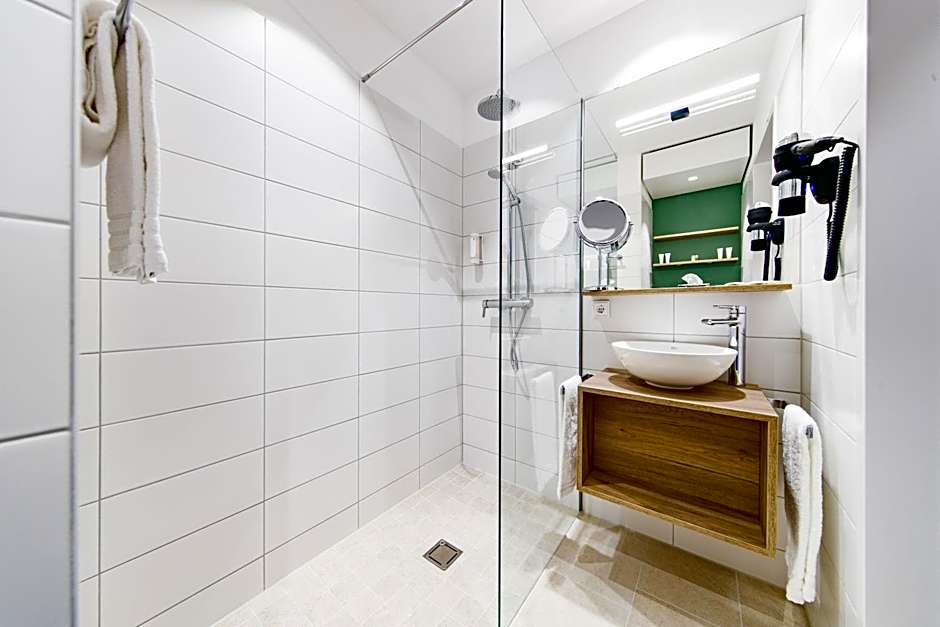 elaya hotel goeppingen,Trademark Collection by Wyndham