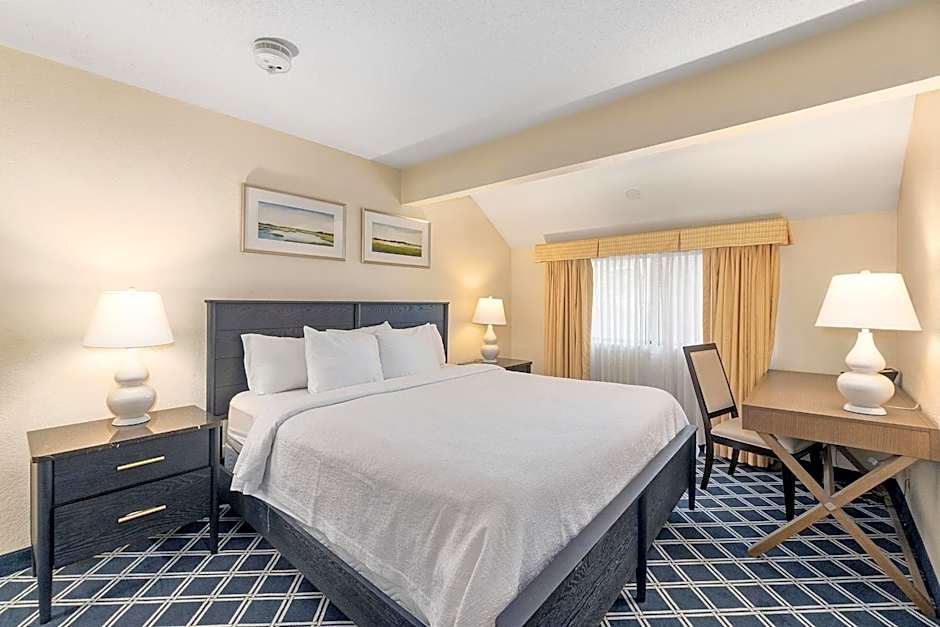 Residences at Daniel Webster