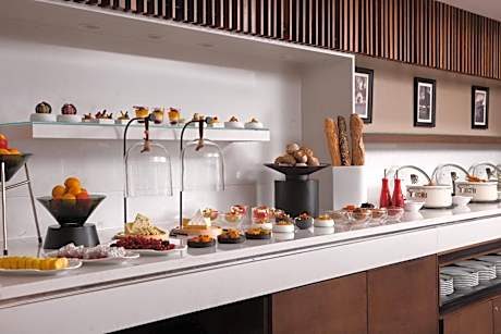 Presidential Suite with Access and Breakfast in Executive Lounge