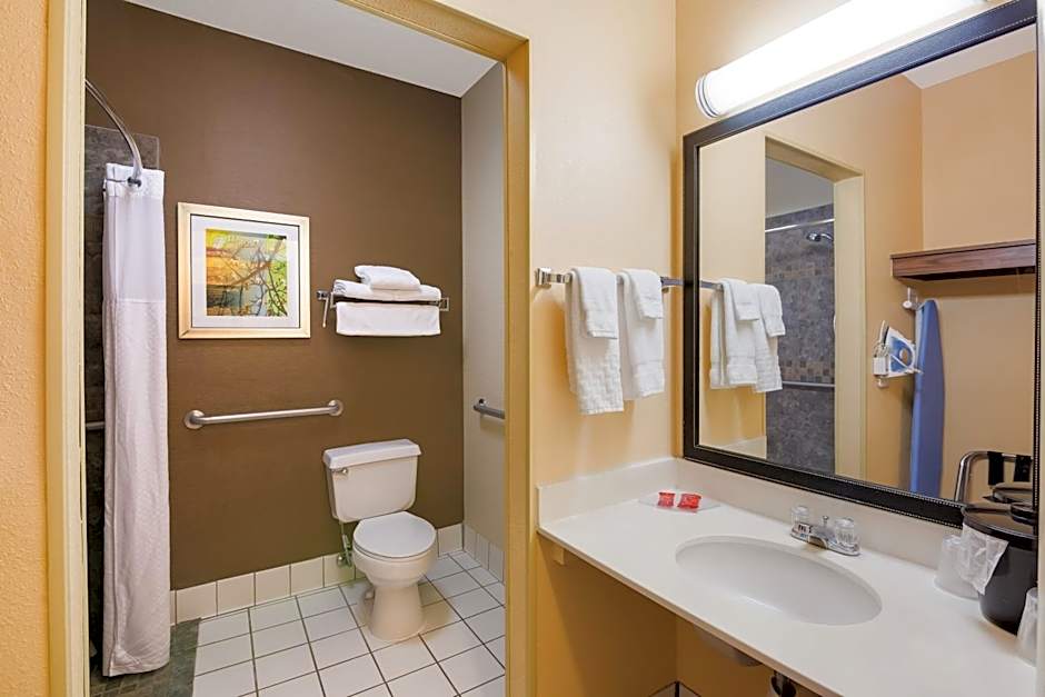 AmericInn by Wyndham Minot