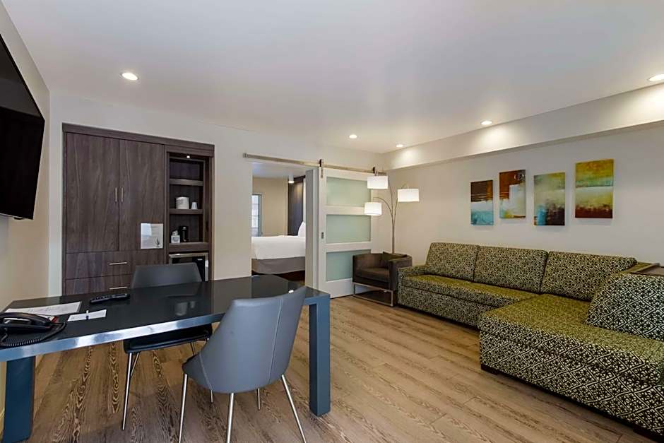 SureStay Plus Hotel by Best Western Tempe University