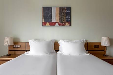 Connecting Deluxe Double with City View