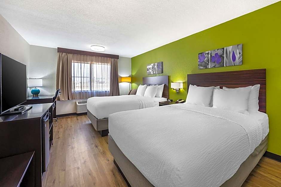 Sleep Inn & Suites Salina I-135