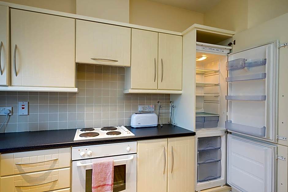 The Courtyard Apartments