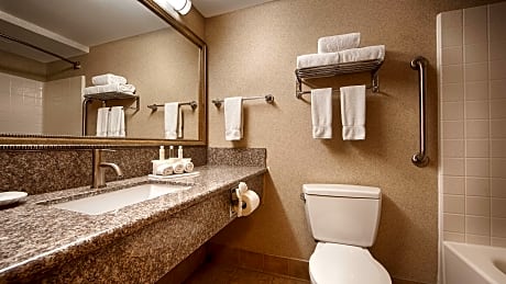 Accessible - Suite 2 Queen, Mobility Accessible, Communication Assistance, Bathtub, Non-Smoking, Full Breakfast