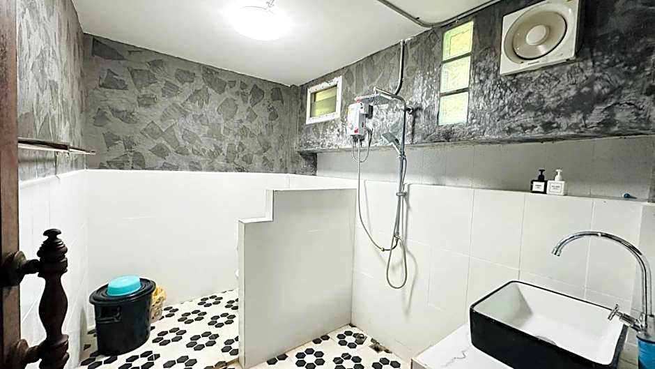 บ้านภทรพรรณ ขุนยวม แม่ฮ่องสอน PATARAPHAN HOUSE, Khunyuam, Maehongson, Thailand