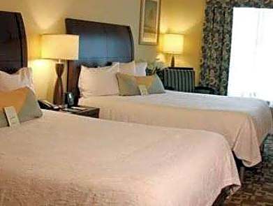 2 Queen Beds