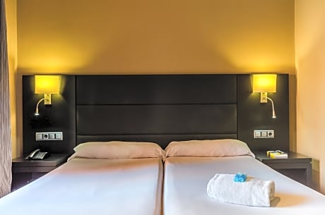 DOUBLE ROOM