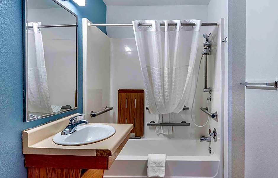 Extended Stay America Select Suites - Louisville - South