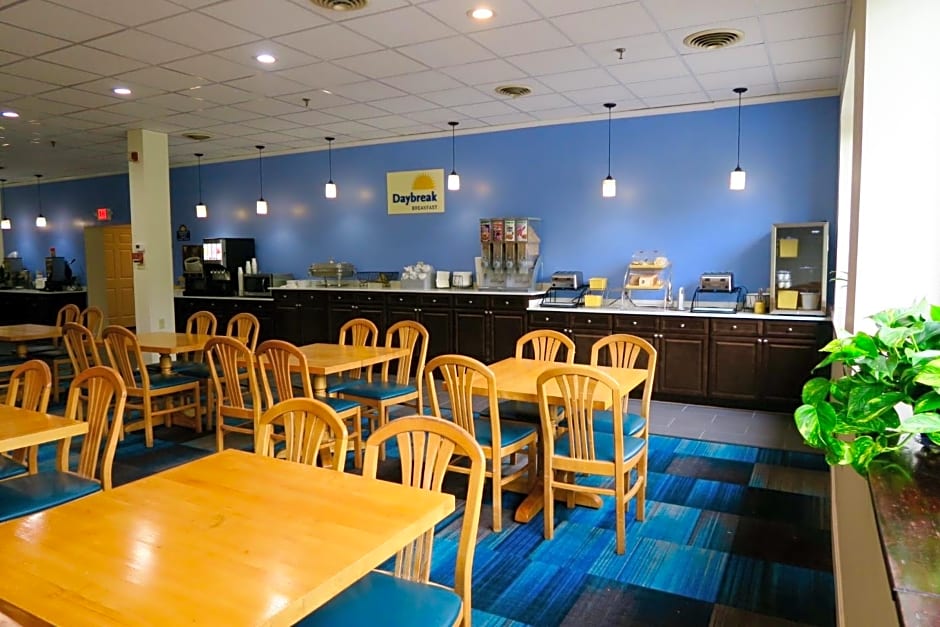 Days Inn by Wyndham Lincoln