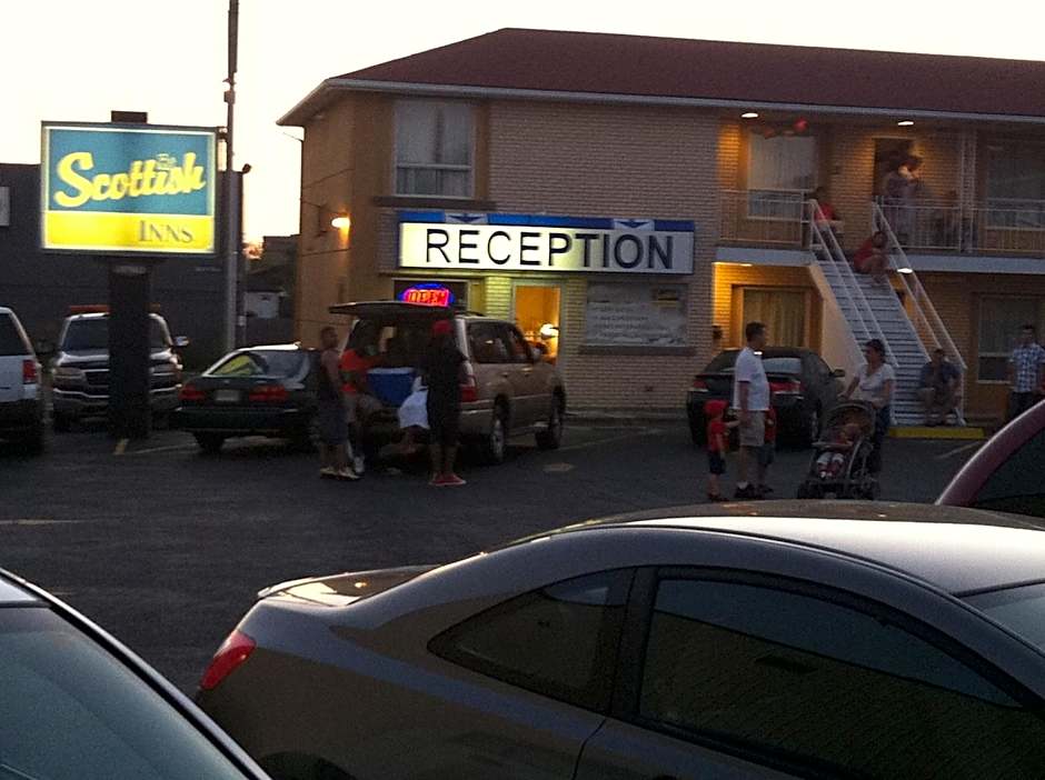 Scottish Inn Near the Falls and Casino