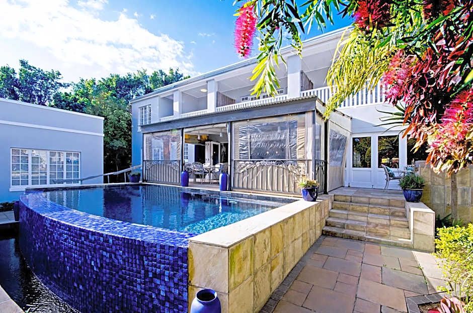 Lodge on Main Guest House and Conference Centre