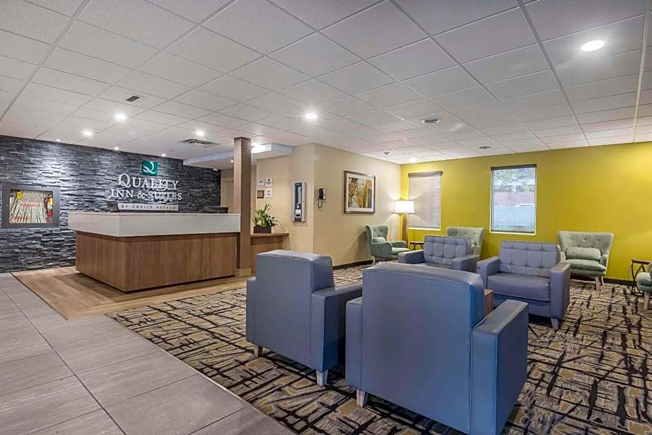 Quality Inn & Suites Windsor