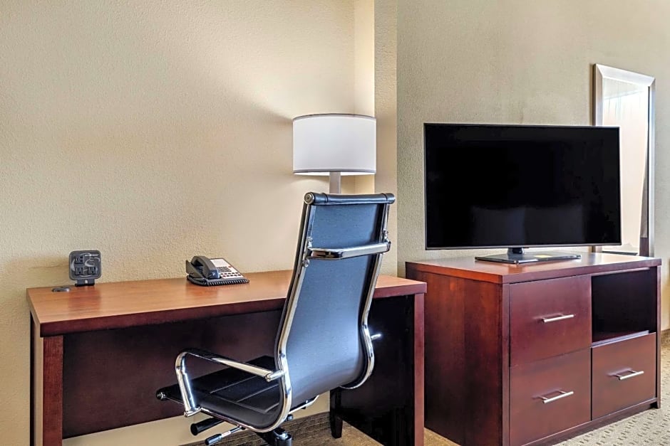 Comfort Suites Near Baylor University