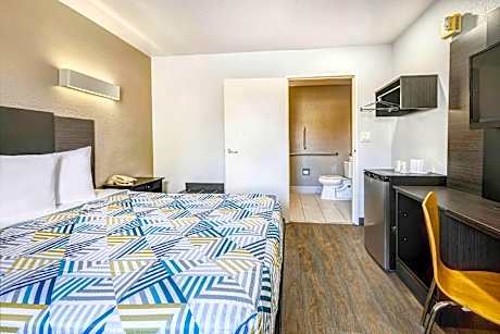 1 Queen Bed | Non-Smoking, Micfridge