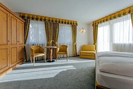 Deluxe Double or Twin Room with Balcony