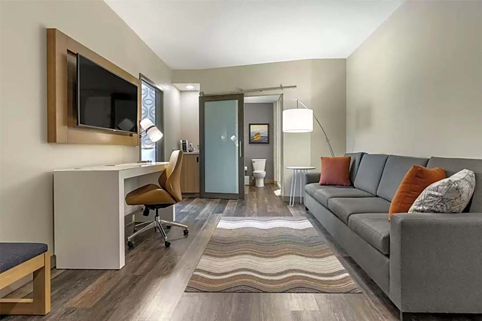 DoubleTree by Hilton Greenville Woodruff Road