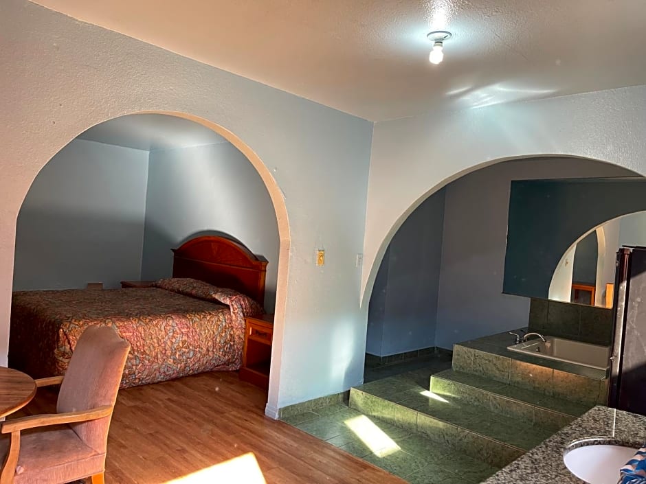 Full Moon Inn