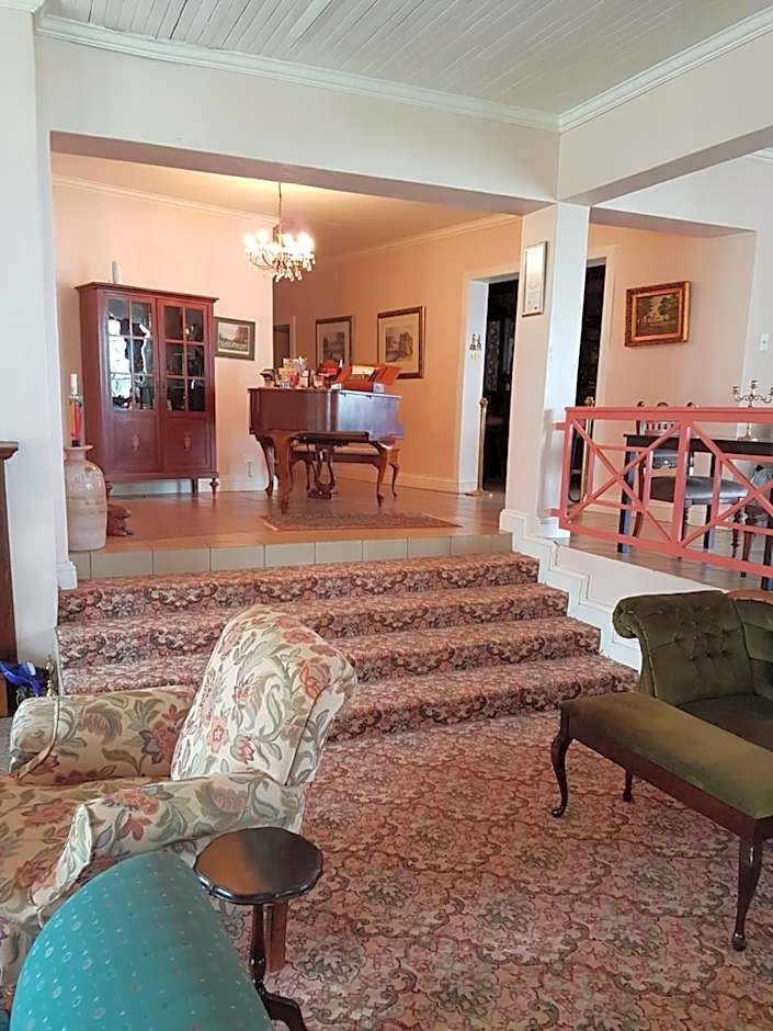 Sherwood's Country House