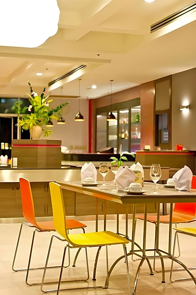 Sunshine Vista Hotel