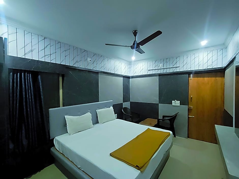 Hotel Govind Heights