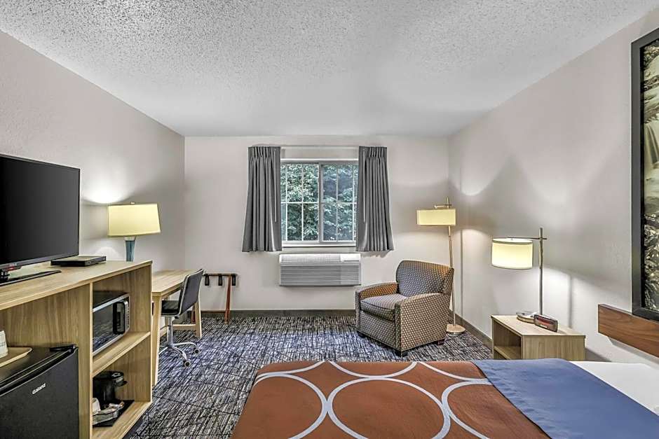 Super 8 by Wyndham East Stroudsburg/Poconos