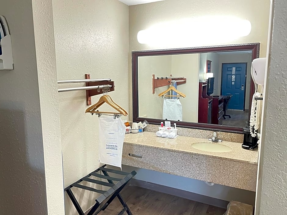 Baymont Inn & Suites