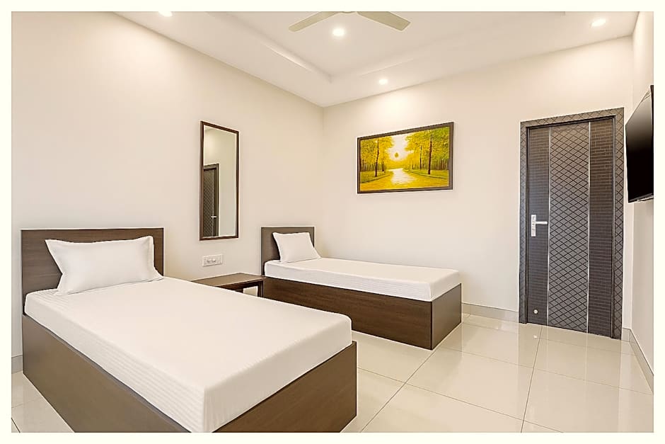 Goroomgo Banaras Residency Varanasi