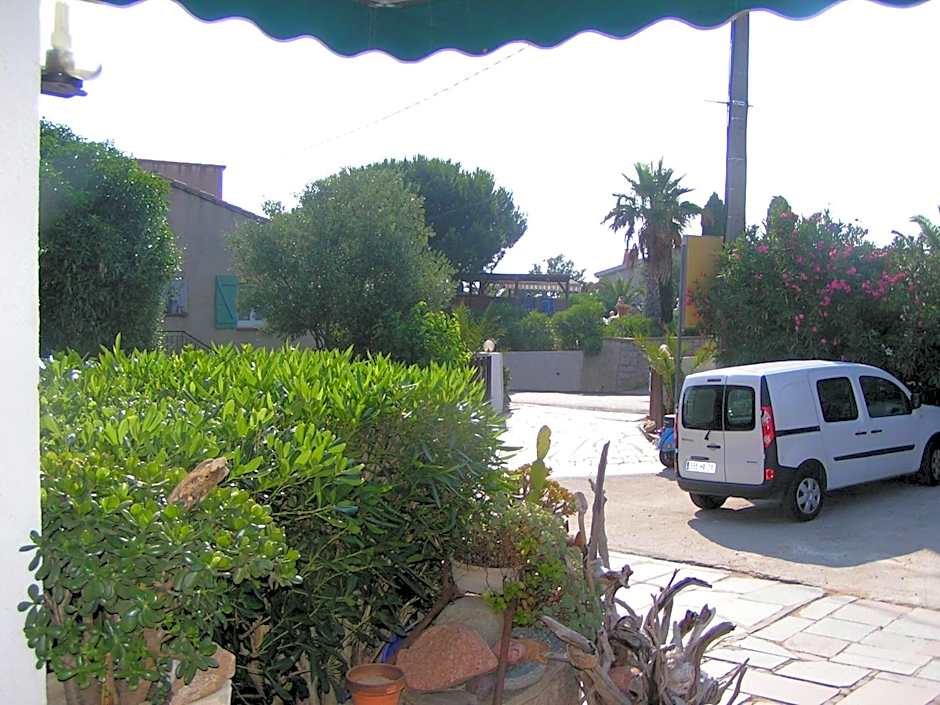 Hôtel Punta e Mare des Chambres ou des Appartements T2