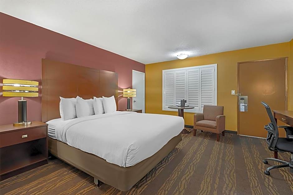 Best Western Plus Stovall's Inn