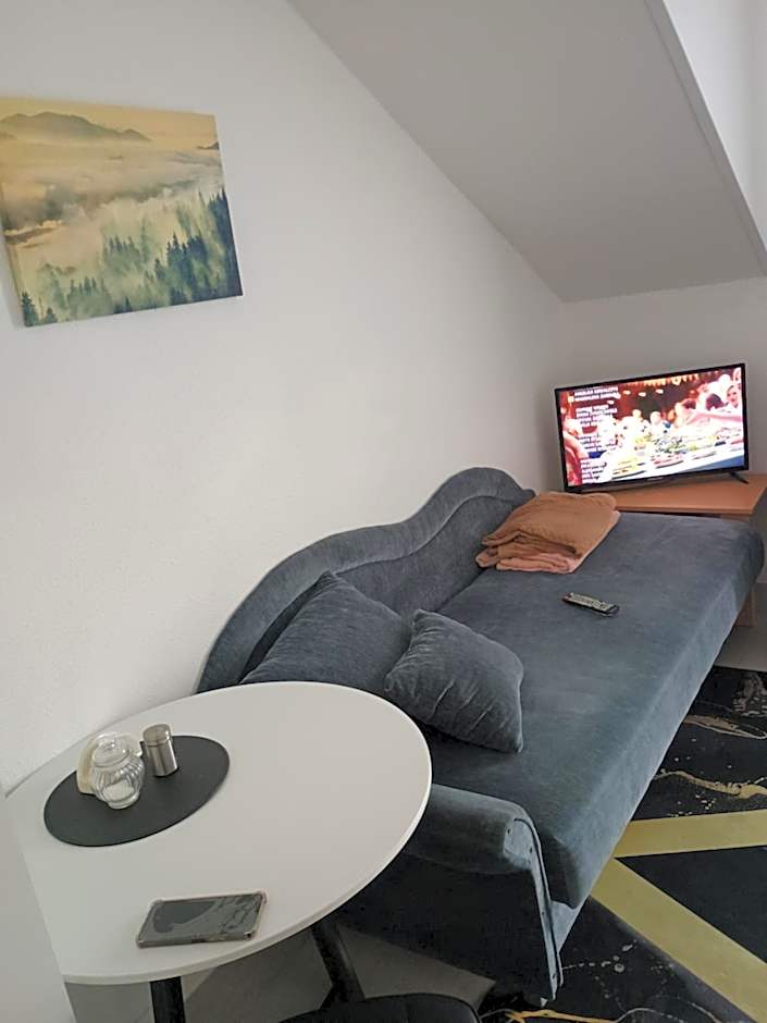 Motelik White House - pokoje gościnne