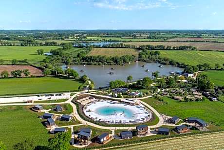 Village Flottant de Pressac