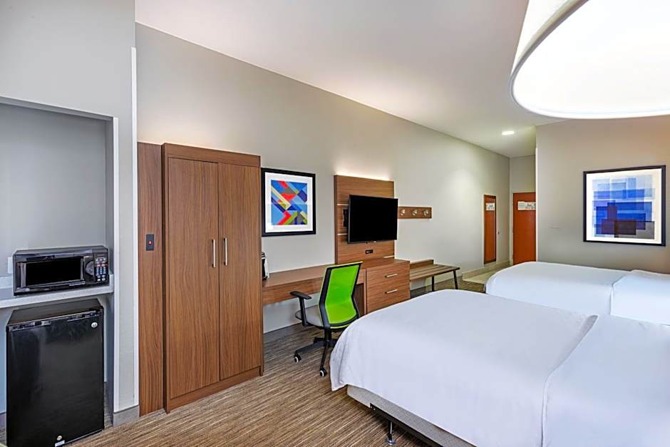 Holiday Inn Express Hotel & Suites Pryor By IHG