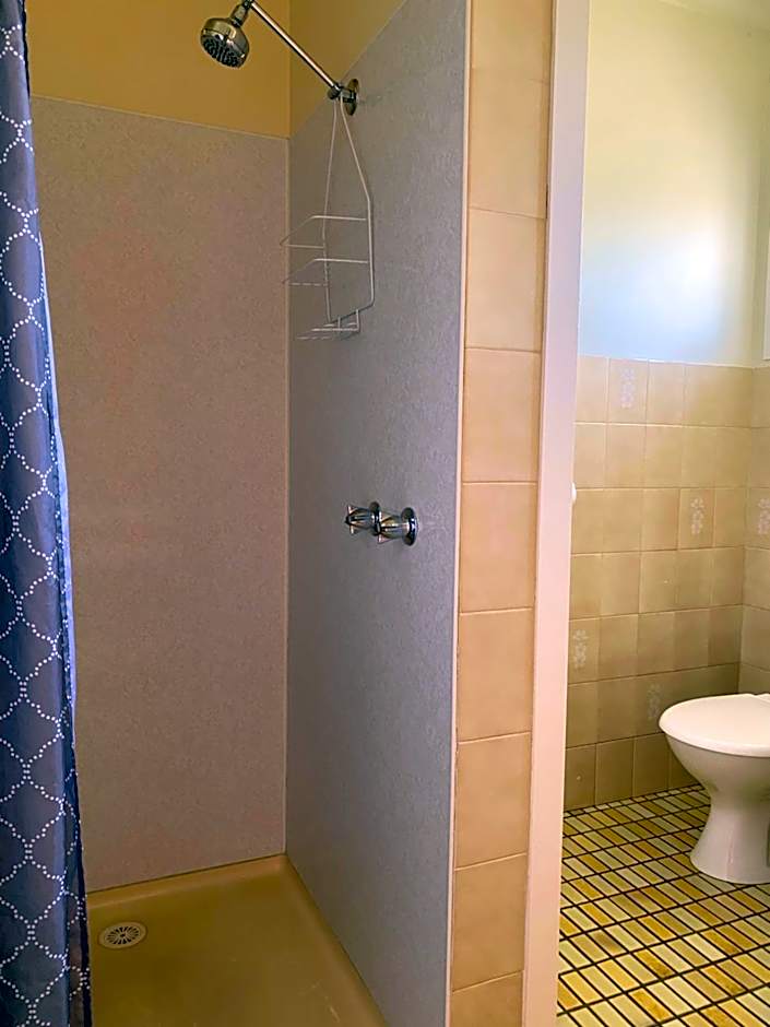 Lakeside Motel Waterfront