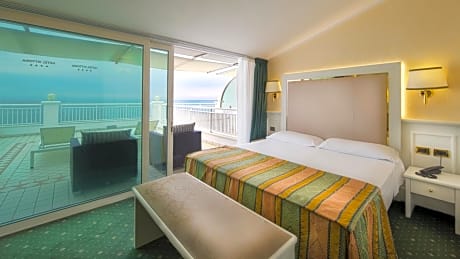 Deluxe Double or Twin Room with Sea View