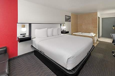 Deluxe King Room - Non-Smoking