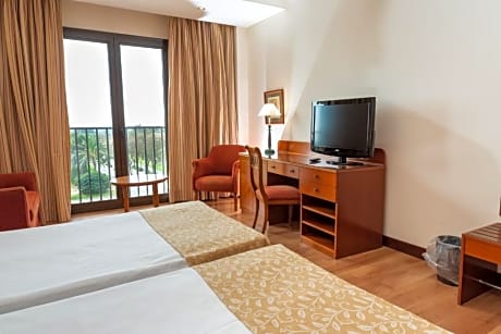 DELUXE ROOM WITH BALCONY (2 ADULTS)
