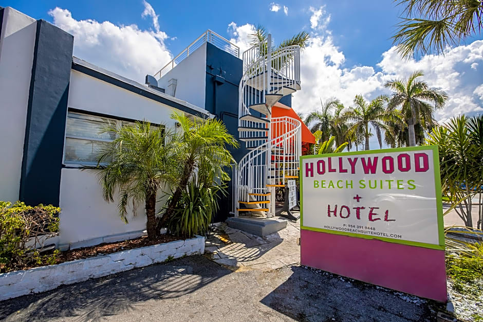 Hollywood Beach Suites, Hostel, and Hotel