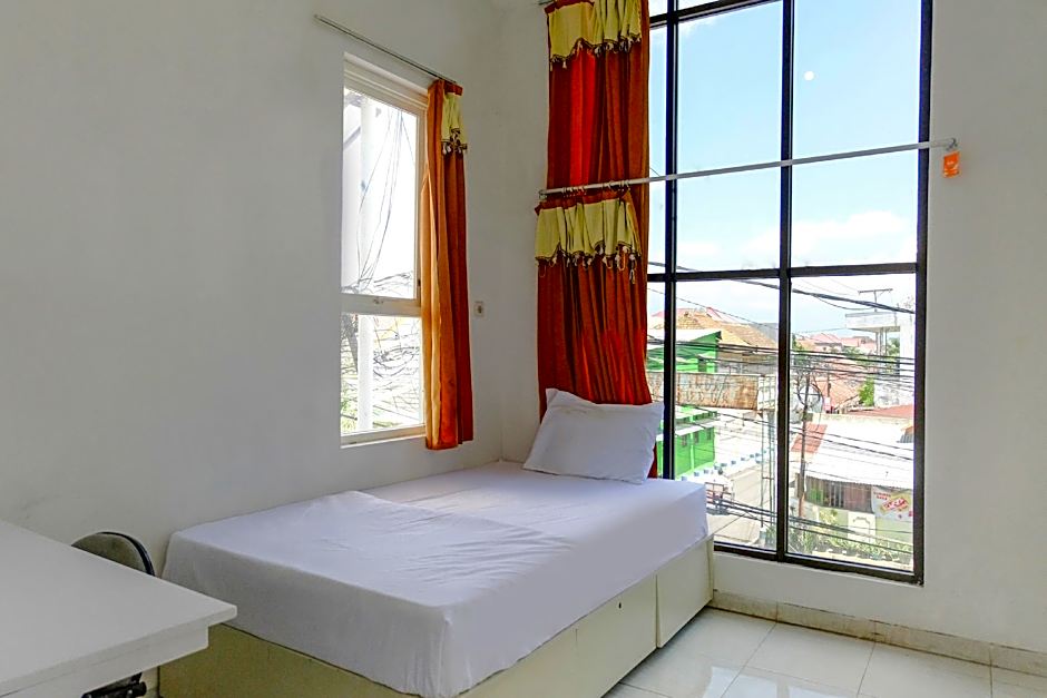 OYO Life 2760 Kost Simpang Borobudur 47