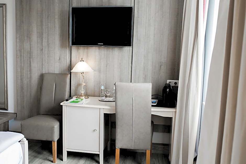 Bach Hotel