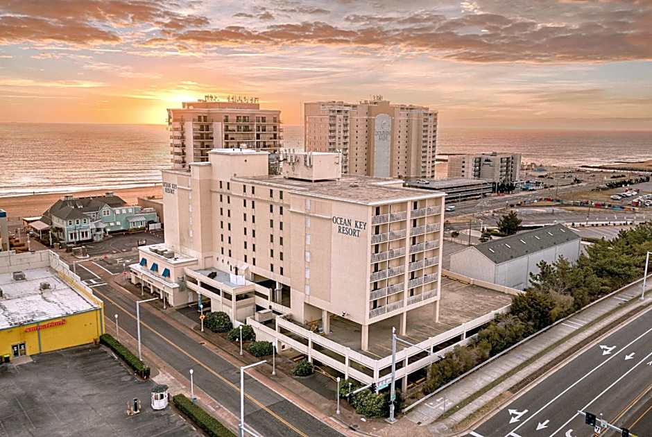 Photo 1 of 1 of Deluxe Suite, Marina View