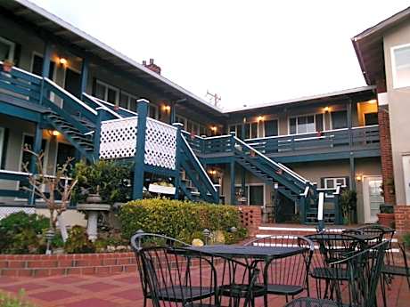 Carmel Wayfarer Inn