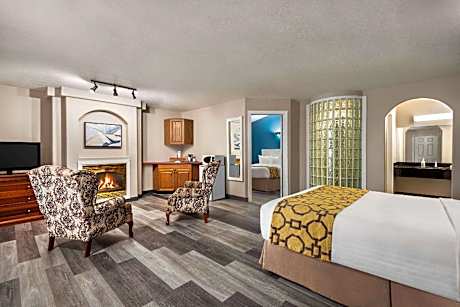 1 BEDROOM, SUITE, QUEEN/QUEEN Room Only
