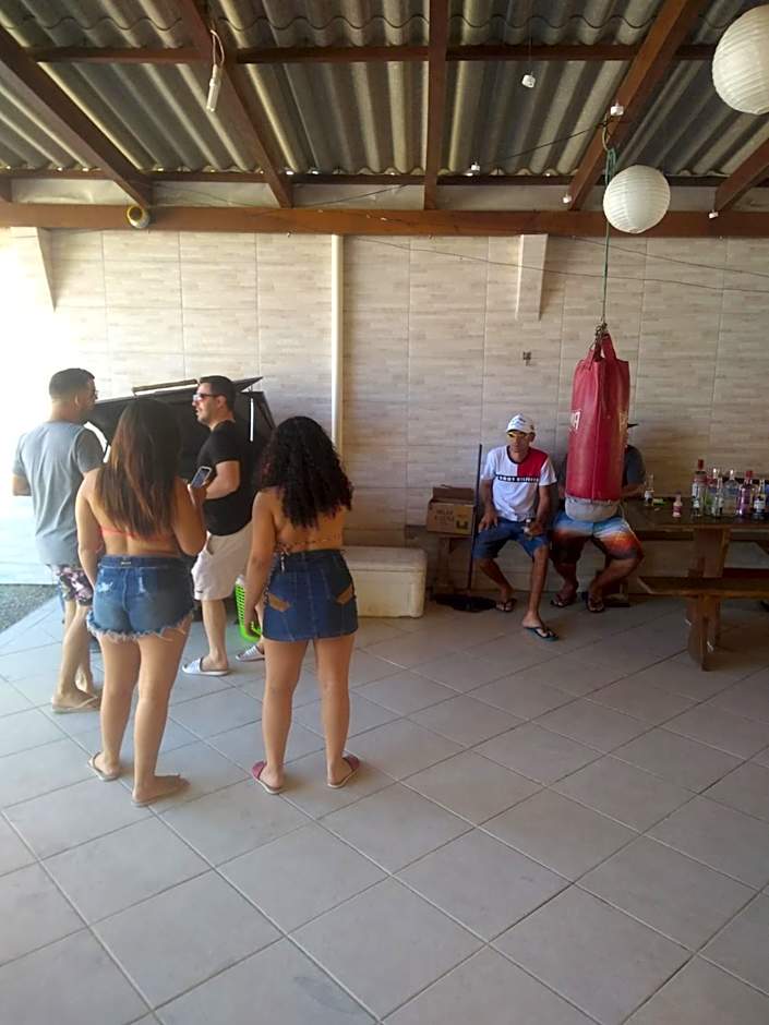 Gênesis Beach Hostel! Quartos compartilhados e privativos na Pinheira