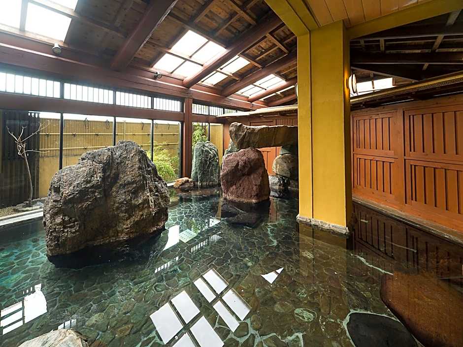 Yuraku Hotel
