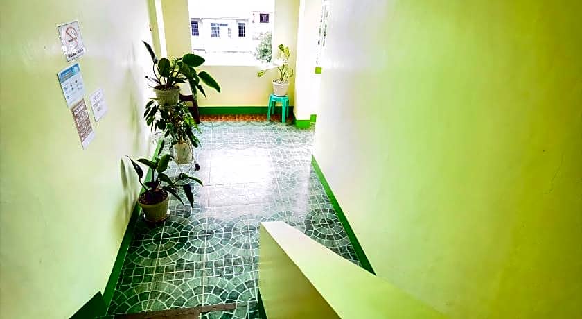 RedDoorz @ D128 Lodge Cagayan Valley