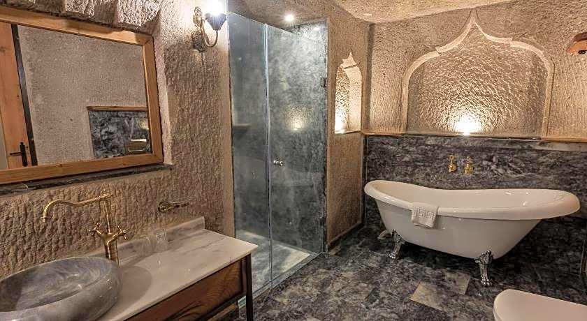 Sarnich Cave Suites