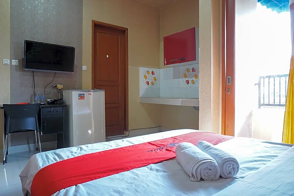 RedDoorz near Kemang Square