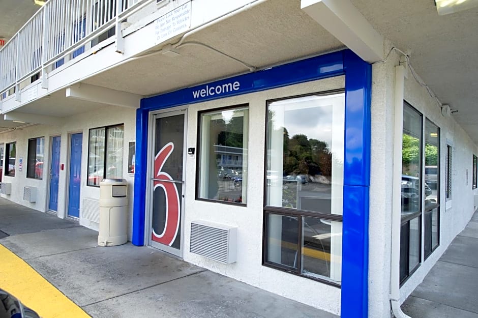 Motel 6 Seattle, WA - Airport